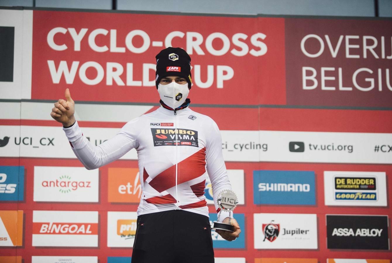 Wout van Aert wins World Cup for third time