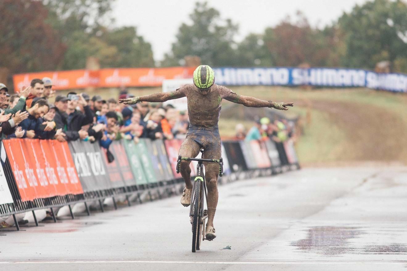 Quinten Hermans remporte sa toute première course de la Coupe du Monde