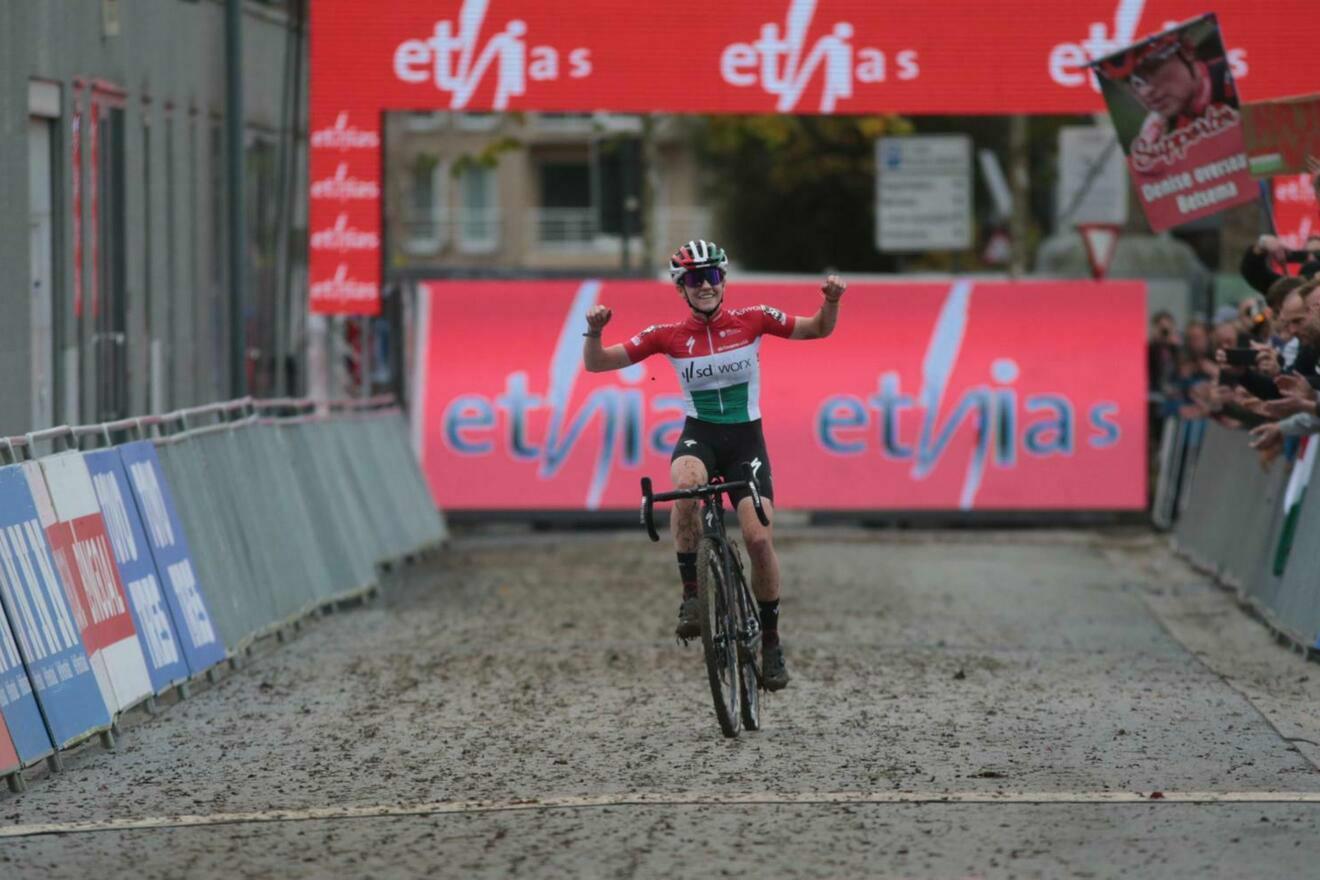 Le jeune Vas remporte sa toute première Coupe du Monde UCI à Overijse