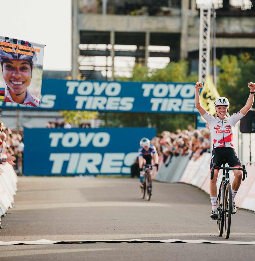 Quatrième victoire de suite pour Fem van Empel à Maasmechelen