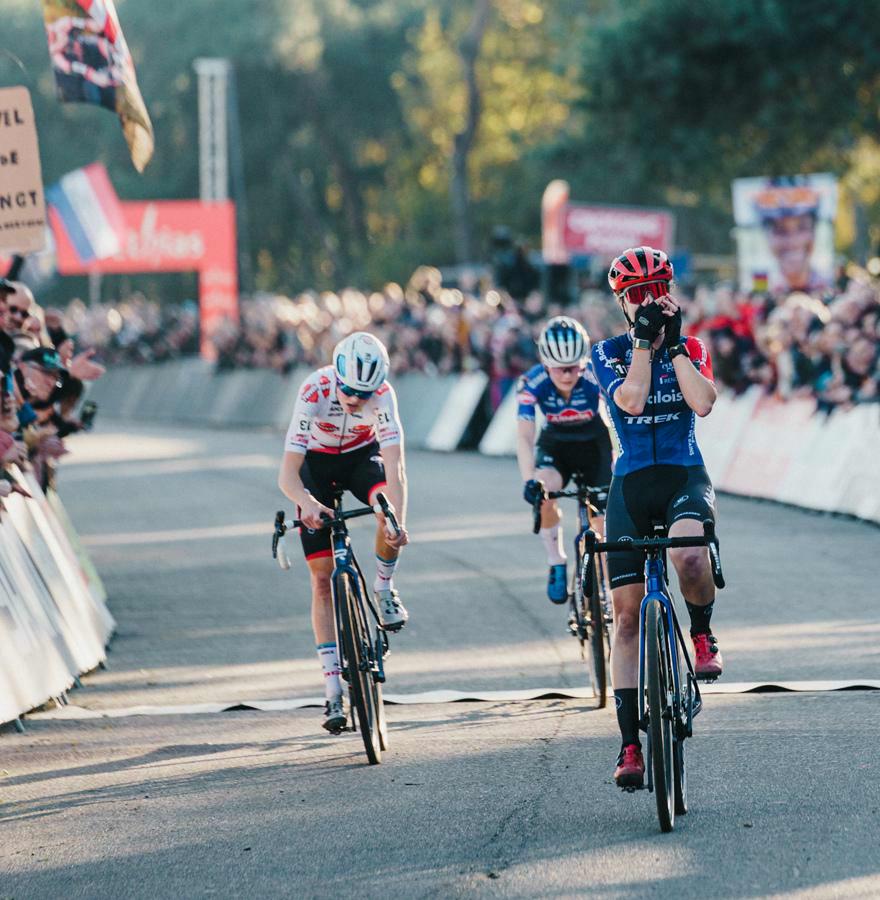 Eerste Wereldbeker-overwinning voor Van Anrooij in Beekse Bergen