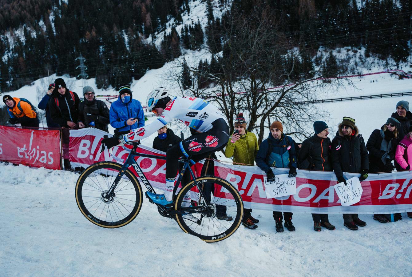 European champion Vanthourenhout crowns himself snow king of Val di Sole