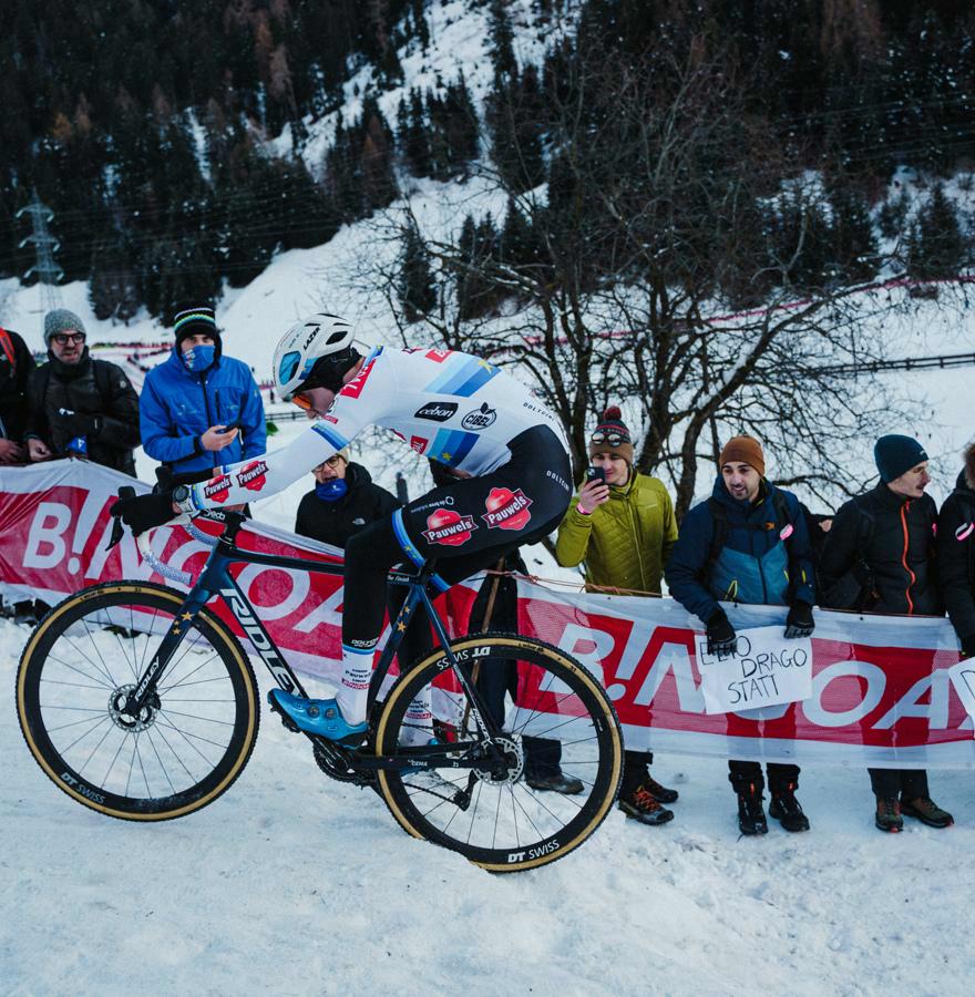 European champion Vanthourenhout crowns himself snow king of Val di Sole
