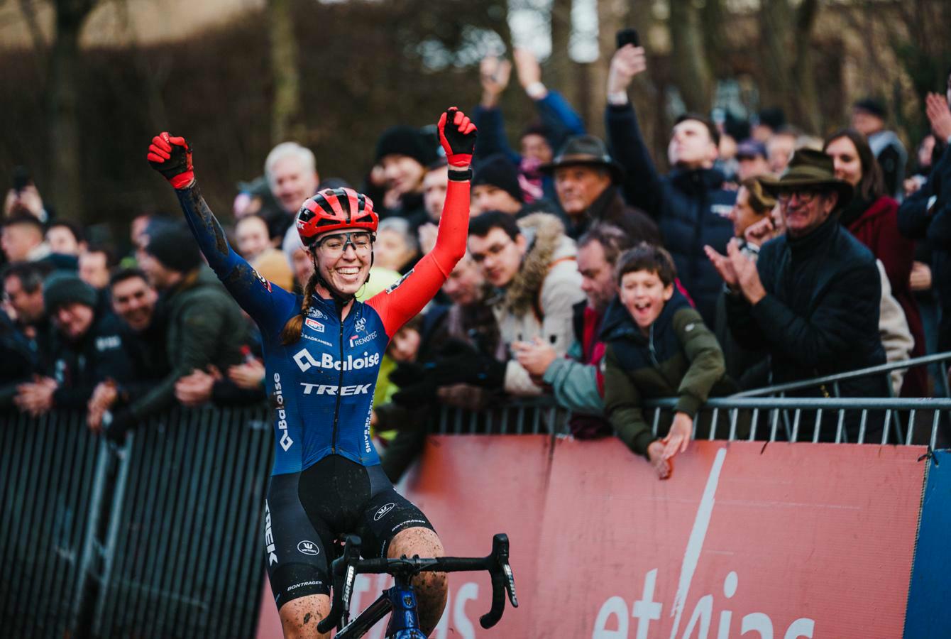 Van Anrooij remporte sa deuxième victoire de la saison dans la Coupe du Monde à Gavere