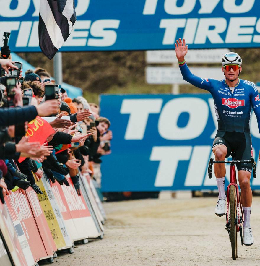 One strong acceleration suffices for Van der Poel in Besançon