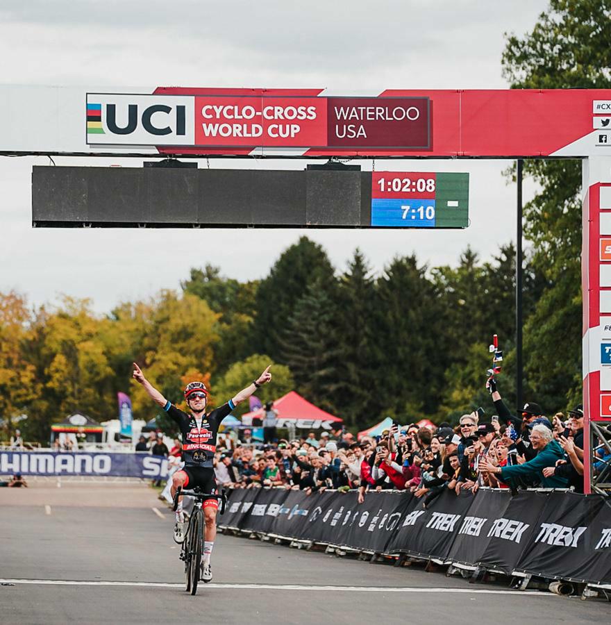 Iserbyt opens the UCI Cyclo-cross World Cup with an impressive solo