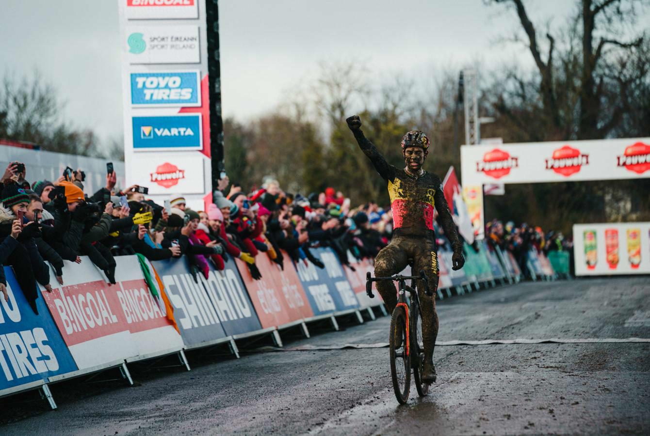 Van Aert s’impose en solitaire à Dublin