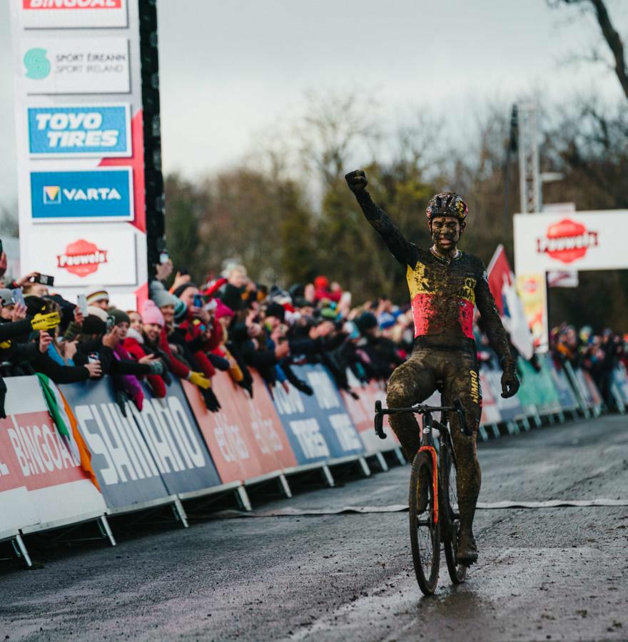 Van Aert solos in Dublin