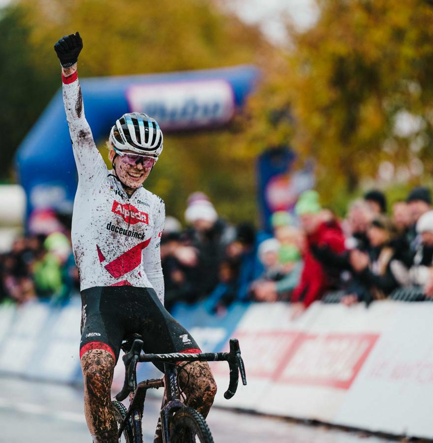 Pieterse goes solo to claim second consecutive World Cup victory in Hulst