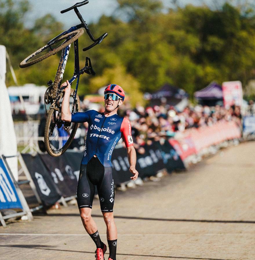 Thibau Nys scores his first Men Elite World Cup victory in Waterloo