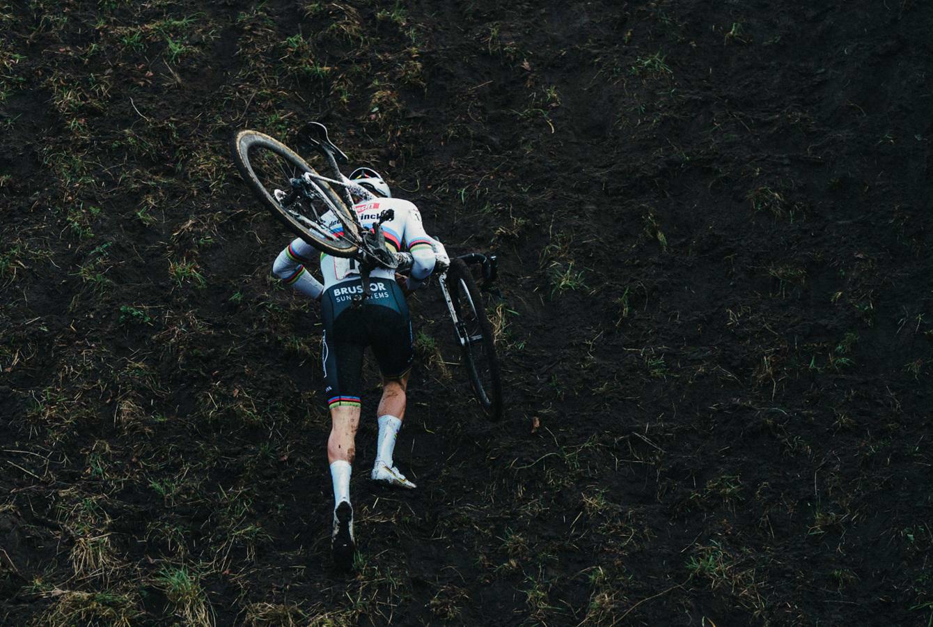 Dominante performance de Mathieu van der Poel à Hulst