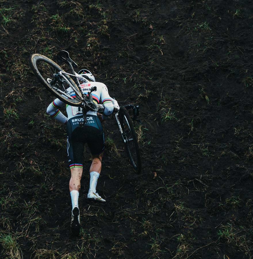 Dominante performance de Mathieu van der Poel à Hulst