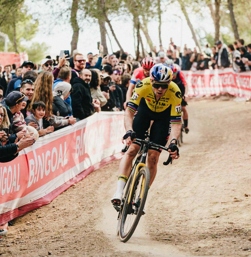 Wout van Aert zegeviert in Benidorm