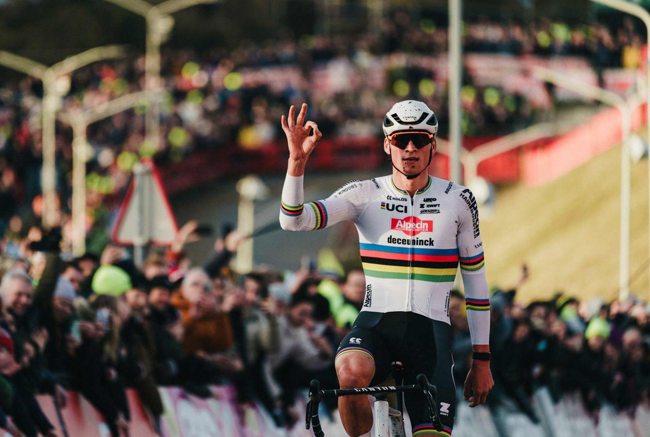 Van der Poel s’envole dans l’avant-dernier tour