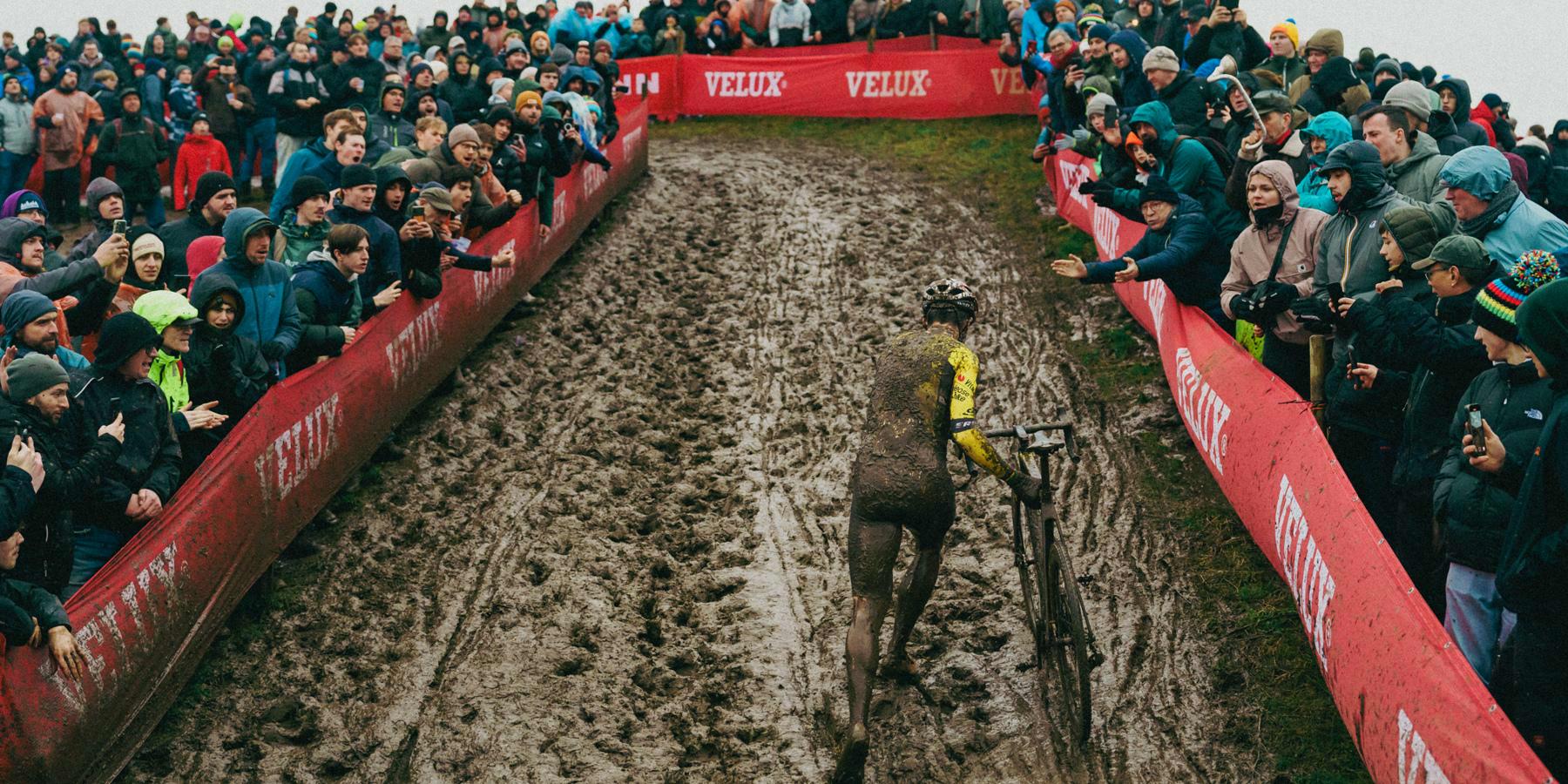 Win een gratis seizoenspas voor de UCI Wereldbeker Veldrijden 2025-2026