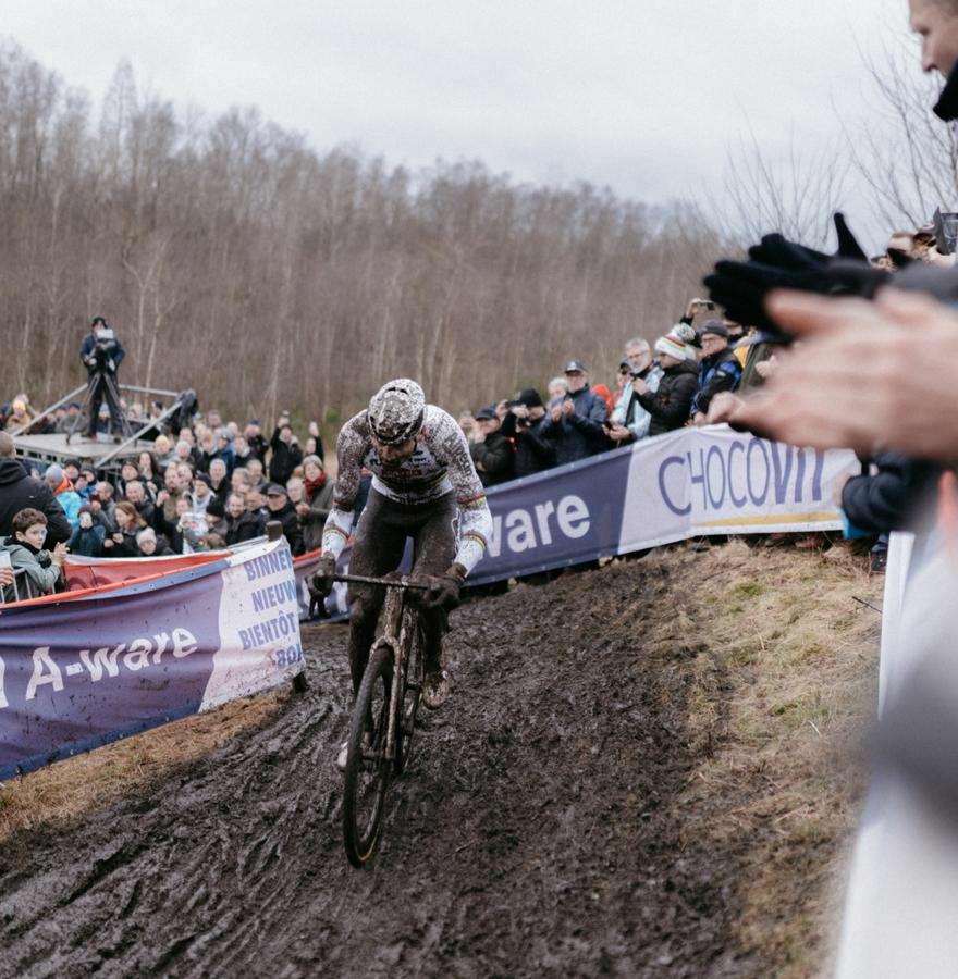 Royal A-ware prolonge de deux ans son rôle de partenaire de la Coupe du Monde Cyclo-cross UCI