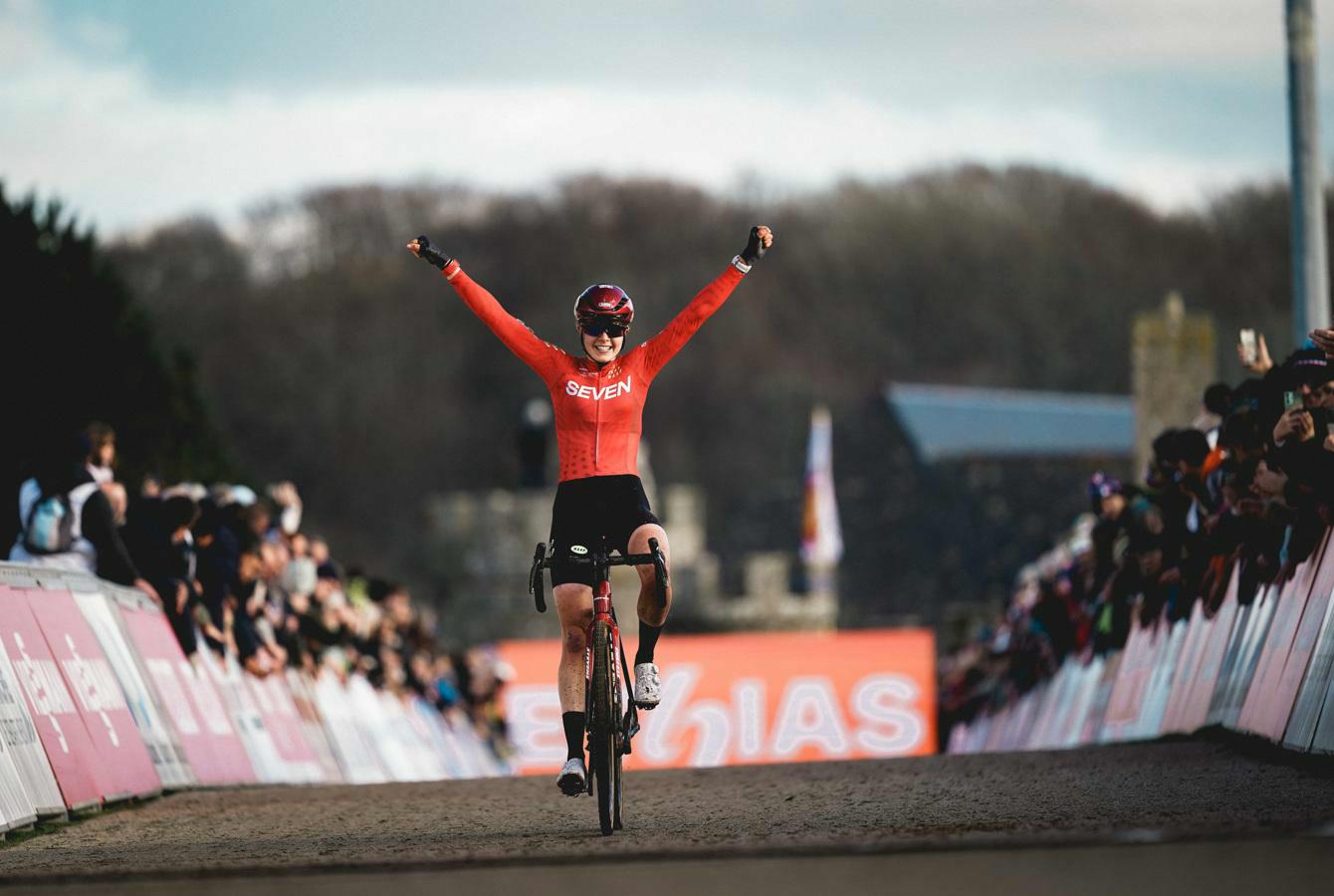 Van Alphen wins her first World Cup round in Flamanville