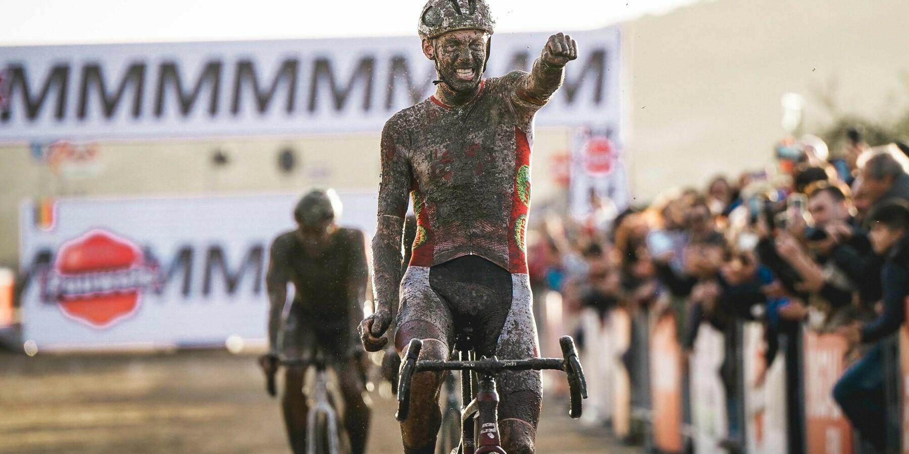 Première victoire en Coupe du Monde de la saison pour Michael Vanthourenhout