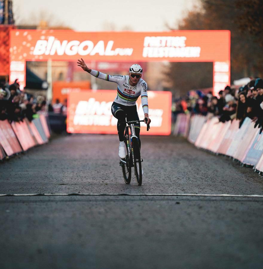 Van der Poel s’impose à Gavere pour la quatrième année consécutive
