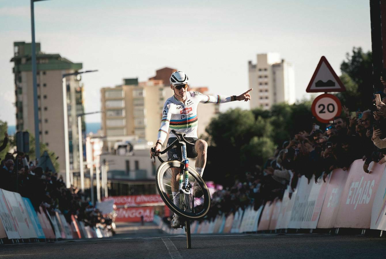 Van der Poel reste invaincu après sa victoire à Benidorm