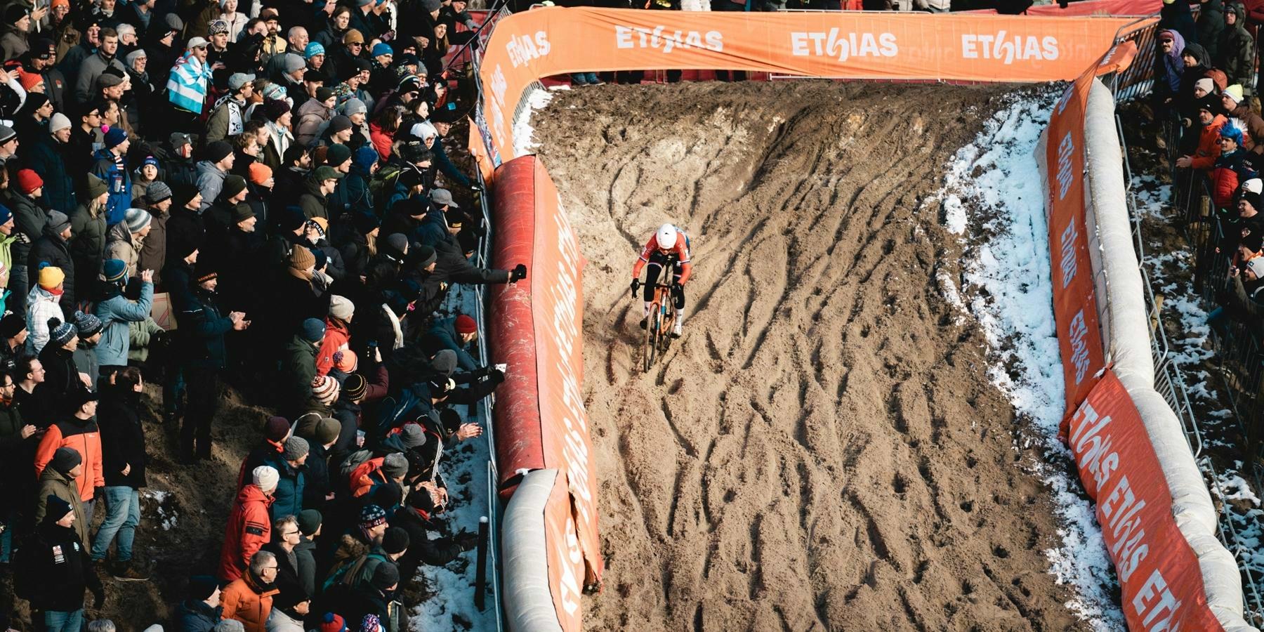Ethias extends its role as Main Partner of the UCI Cyclo-cross World Cup